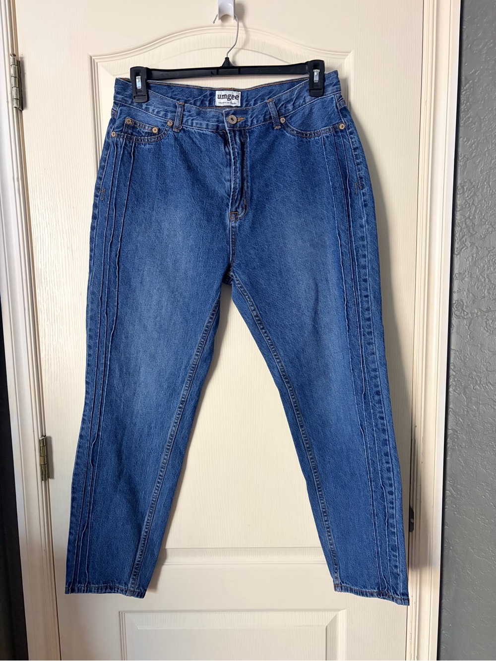 UMGEE High Waisted 5 Pocket Mom Fit Baggy Denim Jeans, Pintuck Leg, Size 32 - Picture 4 of 13